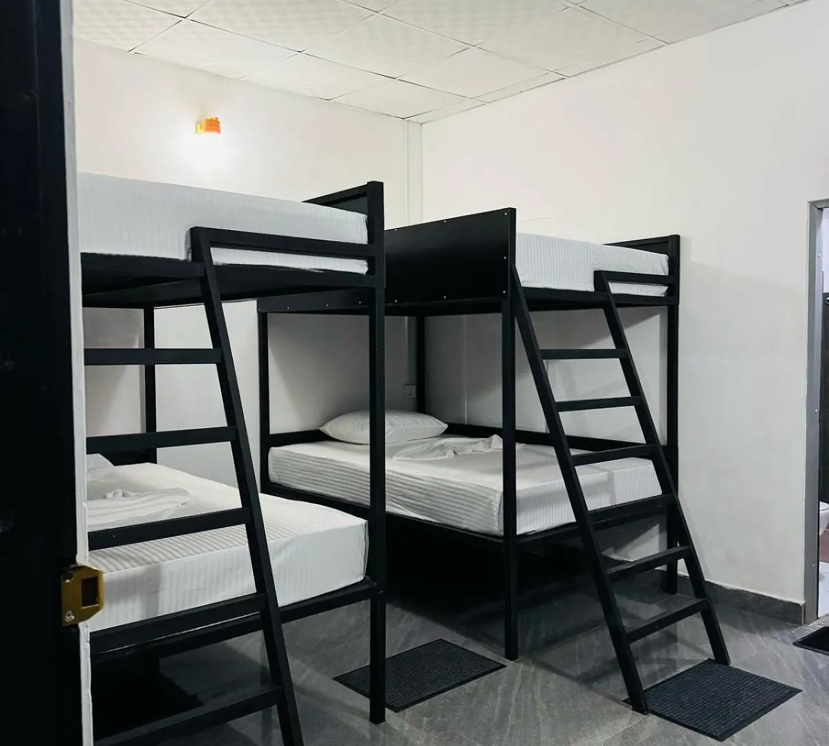 Hello Aliya Hostel سيغيرِيا