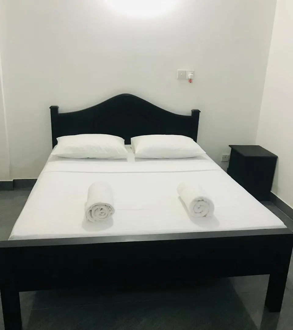 Hello Aliya Hostel سيغيرِيا سريلانكا